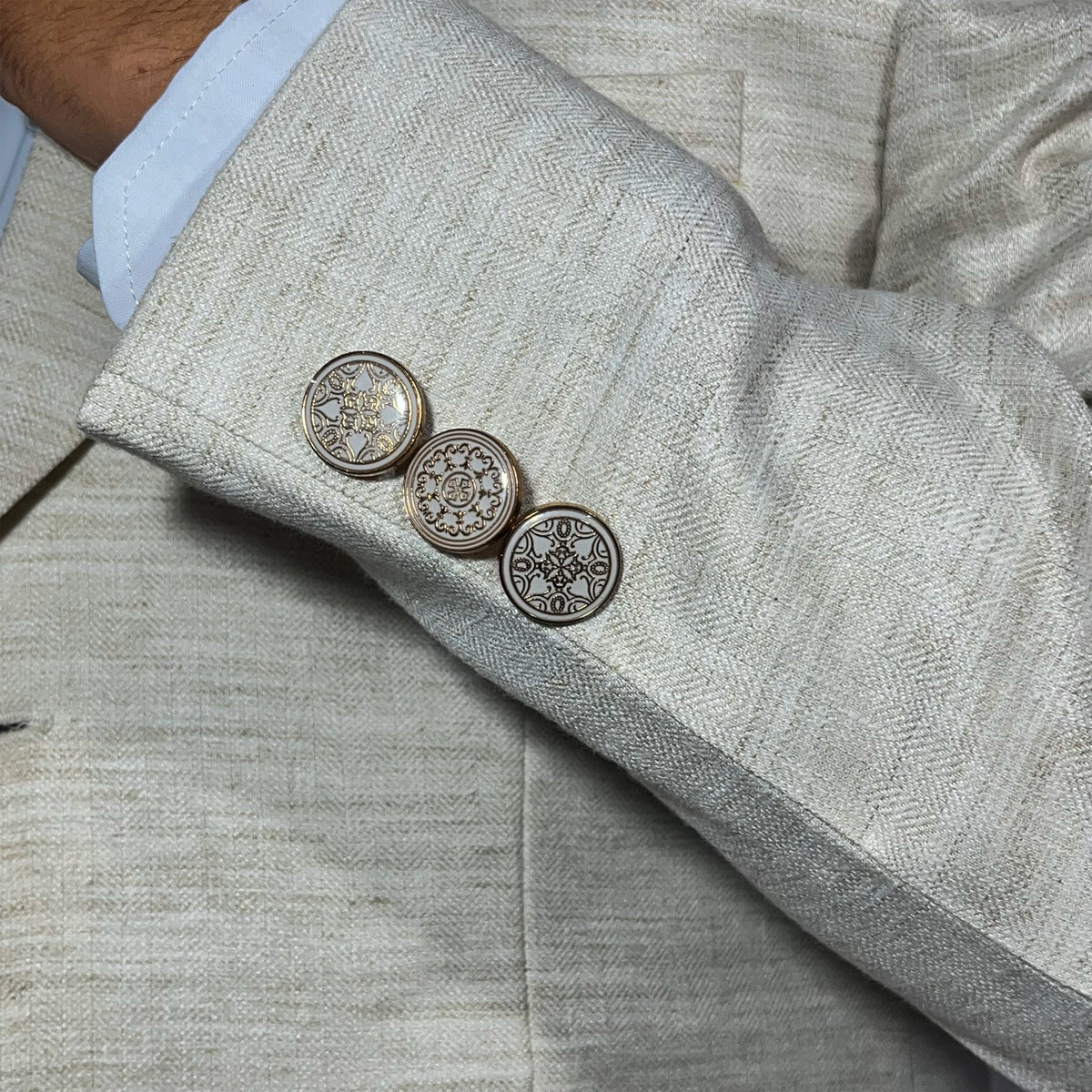 The Super-Light Sandstone Beige Linen Suit